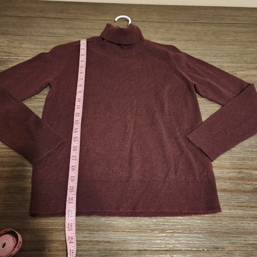 Quince Mongolian Cashmere Turtleneck Sweater NWOT Maroon Small - Picture 3 of 8